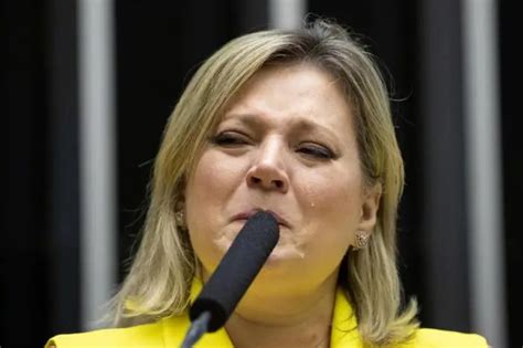 Joice Hasselmann Acusada De Rachadinha Em Seu Gabinete Por Uma Ex