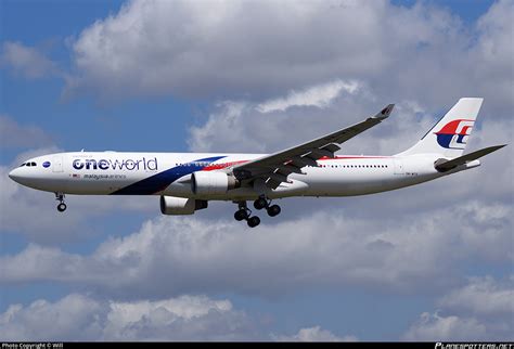 9M MTE Malaysia Airlines Airbus A330 323 Photo By Will ID 942872