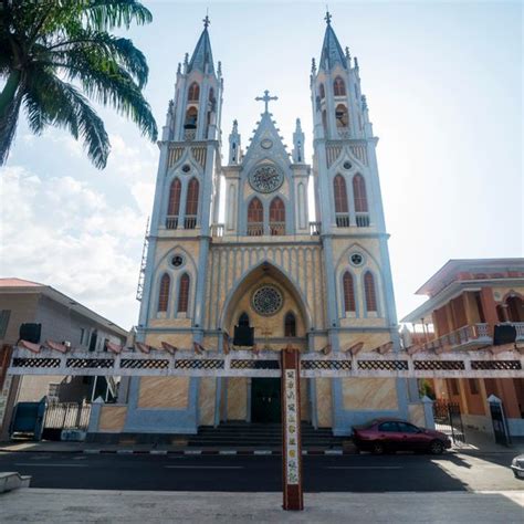 Catedral De Santa Isabel Malabo Equatorial Guinea Atlas Obscura