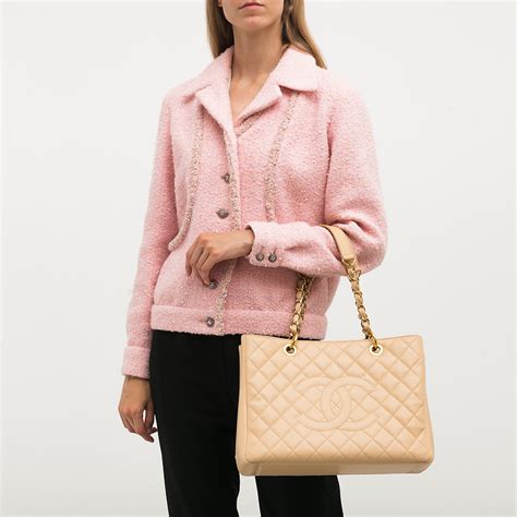 Подборка лучших женских сумок на ресейл-платформе Second Friend Store