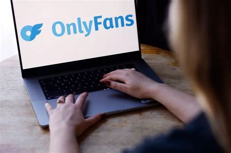 7 Wild Claims About the Jules Ari OnlyFans Scandal – Are They True? - 5y97dk5