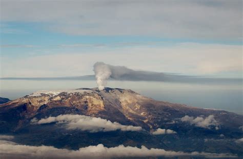 Volcán Nevado Del Ruiz Sigue En Alerta Naranja Por Actividad Sísmica Y