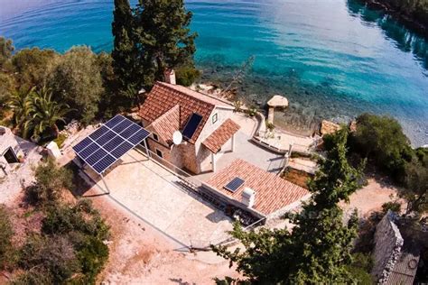 Hrvatska Hvar Lijepa kamena kuća uz more na prodaju Broker nekretnine