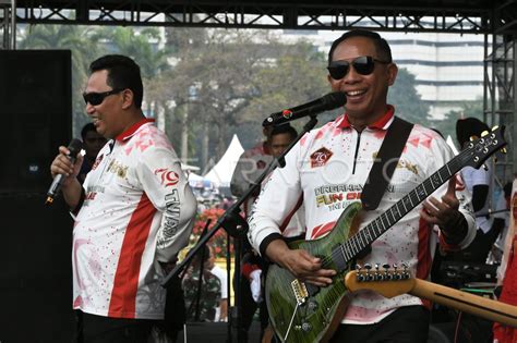 Peringatan Hut Ke Tni Di Monas Antara Foto