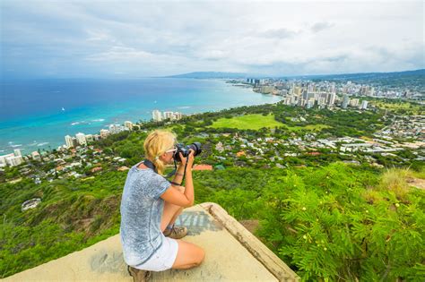 Experience Oahu's Vibrant Nightlife and Culture