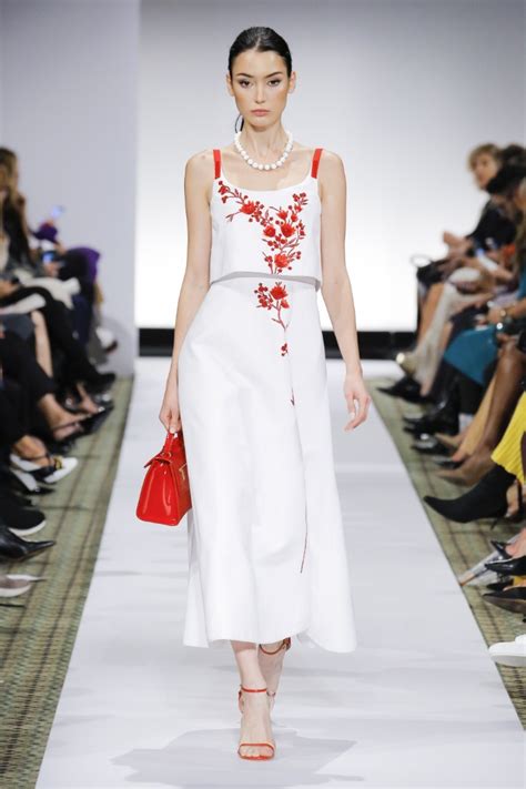 Летние костюмы 2019 - брючные, с шортами, юбками | Какие летние женские ...