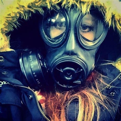 Pin By Jakob Jurka On Gasmaske Gas Mask Girl Gas Mask Gas Mask Art