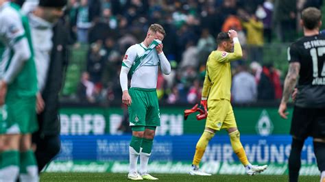 Erneut Besser Erneut Verloren Werder Bremen Hadert Mit Freiburg Pleite