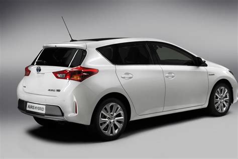 Toyota Auris Photos and Specs. Photo: Toyota Auris specs and 25 perfect ...