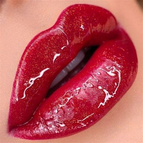 Pin By Sarah Suekawa On ~makeup~ Glossy Lips Beautiful Lips Beauty Hacks Lips