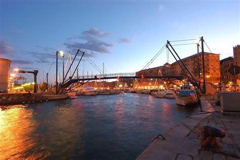 Il Porto Di Savona Al Tramonto Liguria © Paolo Torrielli Tramonti