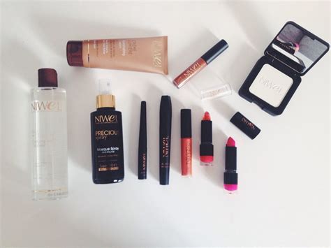 La Jolie Photo De St Phanie Inspiration Beauty Naturelle Beaut Nude Peau Skin Black