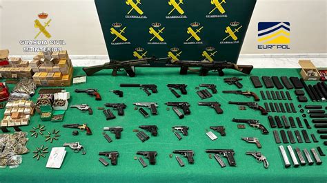 La Guardia Civil Incauta Más De 80 Armas De Fuego De Guerra Y De Impresión 3d El Imparcial