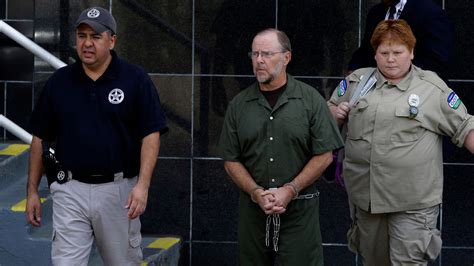 Jeffrey Skilling, former Enron CEO, released from Alabama prison to halfway house | abc13.com