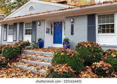 Fall Front Yard Porch Stock Photos - 1,414 Images | Shutterstock