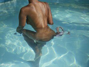 Amateur Girl Katherina Nude Resort Pool 22 14000px