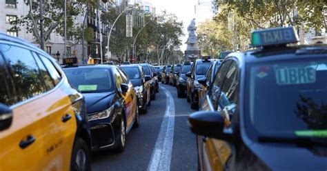 Cientos De Taxis Cortan La Gran Via De Barcelona Por La Muerte De Un