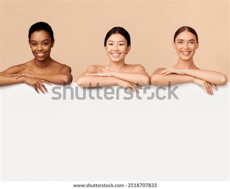 6 Thousand Naked Woman Group Royalty Free Images Stock Photos Pictures Shutterstock
