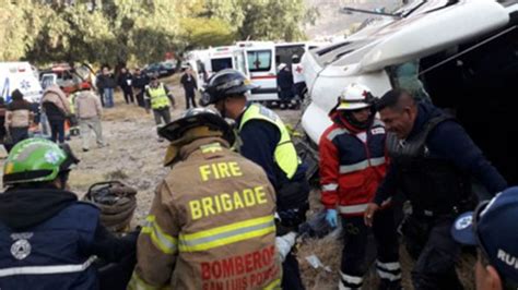 Volcadura De Autobús Deja 5 Muertos Y 16 Heridos En San Luis Potosí