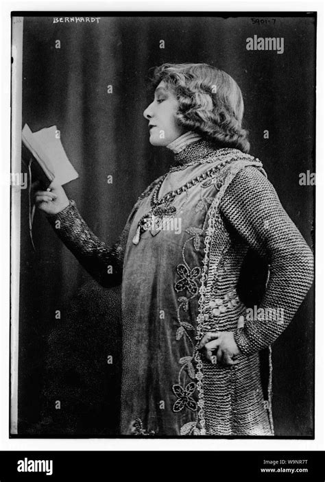 Sarah Bernhardt As Melisande Black And White Stock Photos And Images Alamy