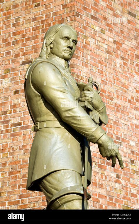 Statue Of Oliver Cromwell Warrington Cheshire England Uk Stock