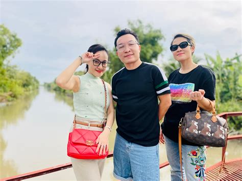 Nữ BTV hot nhất nhì VTV được Quang Dũng khen đẹp xinh lung linh từng nguyện xóa nợ cho nam ca sĩ