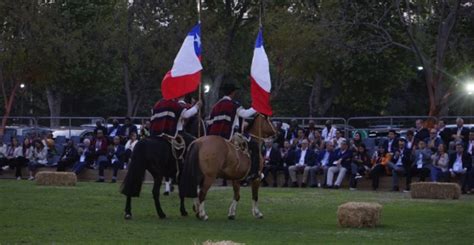 Escuadra Palmas de Peñaflor inicia sus presentaciones de Fiestas