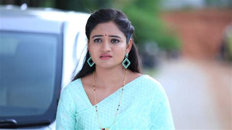 Watch Kannadathi Season Episode Bhuvi Shares Her Suspicion