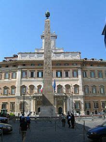 Au Centre De La Piazza Di Monte Citorio Se Dresse L Ob Lisque De