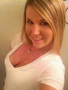 Internet Server Thicker Ex Girlfriend Naked In Mirror