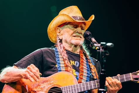 Willie Nelson Announces Two 90th Birthday Shows At Hollywood Bowl ...