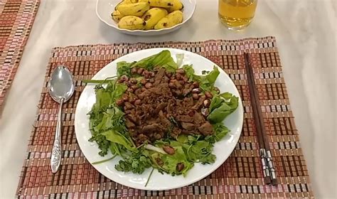 Phi Thanh Vân mặc bikini đỏ rực khoe dáng đẹp như tranh Hoàng Thùy diện váy xuyên thấu Phong