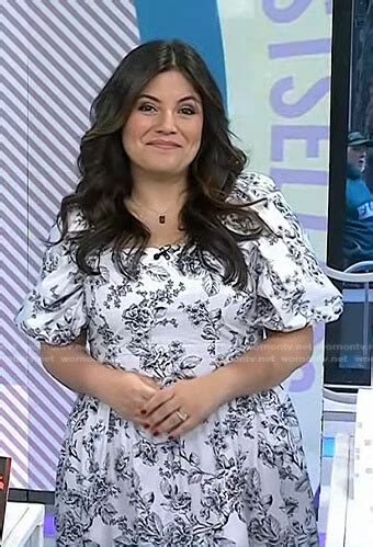 Wornontv Adriennas White Floral Puff Sleeve Dress On Today Adrianna