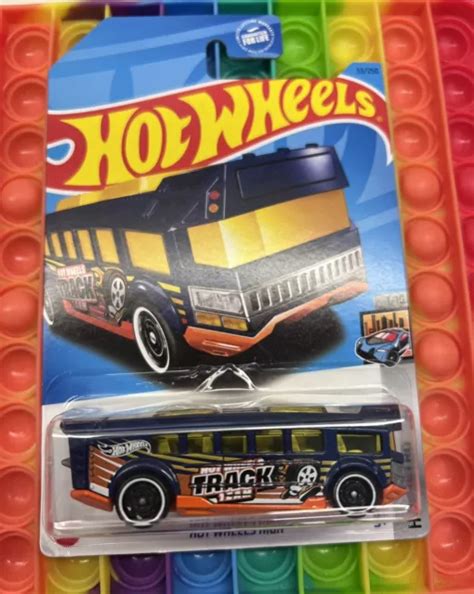 HOT WHEELS HIGH Track Team Bus HW Metro Series 1 10 moulé sous pression échelle 1 64 neuf EUR 8