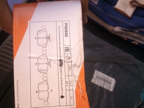 Замена задних тормозных колодок — Ford Mondeo V, 2,5 л, 2016 года ...