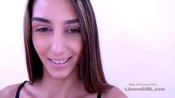 Nueva hermosa morena es follada en una audición de modelaje XVIDEOS