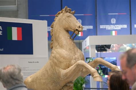 A Fieracavalli In Mostra La Statua Di Cavallo Degli Uffizi