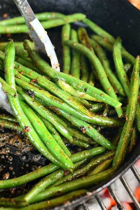 Grilled Green Beans Easy Buttery Green Beans Grilled In A Skillet