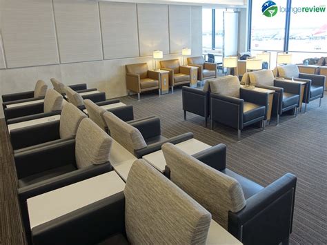 Lounge Review: American Airlines Flagship Lounge - ORD - LoungeReview.com