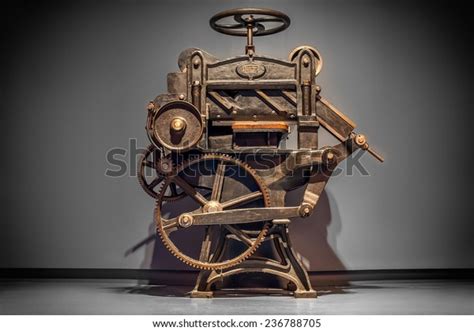 22,625 Antique Printing Machine Images, Stock Photos, 3D objects ...