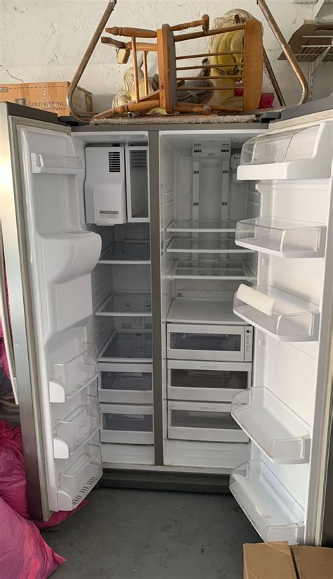 27 Cubic Side By Side With Ice Maker Samsung Stainless Steel Refrigerator For Sale In Seattle