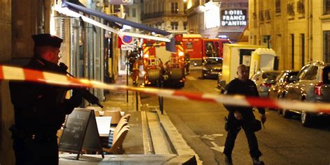 Attaque Au Couteau Paris L Assaillant Fait Un Mort Et Quatre Bless S