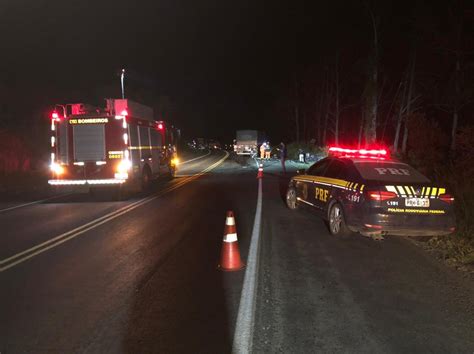 Acidente Entre Carro E Carretas Deixa Morto E Ferido Na Br 262 Entre