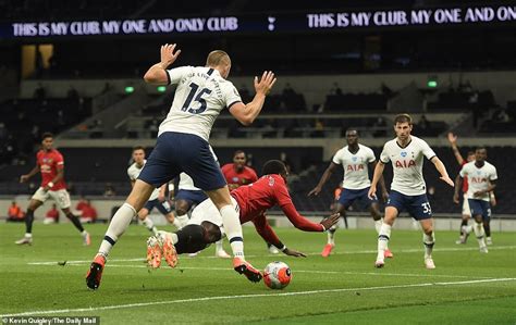 Tottenham 1-1 Man Utd - Bruno Fernandes' late penalty keeps Man U. In champions league spot ...