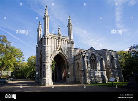 Nunhead Cemetery Hi Res Stock Photography And Images Alamy