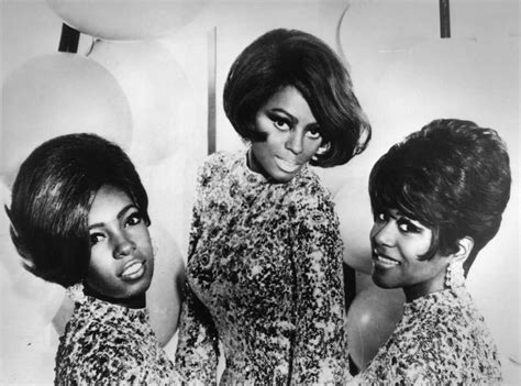 The Supremes Singing