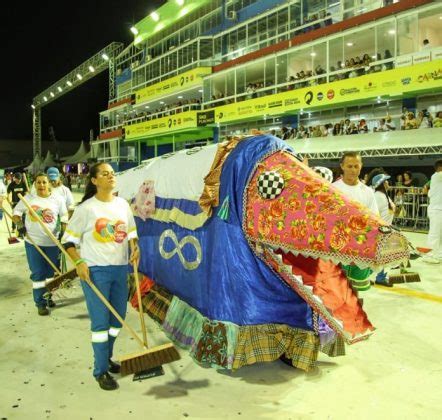 Comcap Recolheu T De Res Duos Das Ruas De Floripa No Carnaval