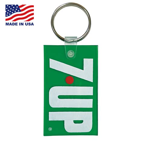 RUBBER KEYCHAIN 7UP LOGO アメリカン雑貨の仕入れならunitewholesale