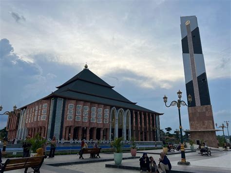 Profil Masjid Syarif Abdurachman Kompleks Makam Sunan Gunung Jati