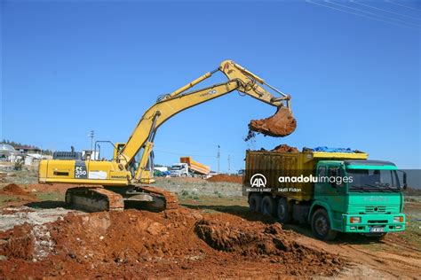 Nurdağı ve İslahiye de ilk etapta yapılacak 855 konut için ilk kazma